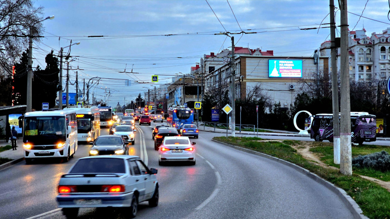 Светодиодный экран 6×3 м — Севастополь, ул.Героев Сталинграда, 67 (ТЦ Бухта Омега) (06:30-23:00), фото 1